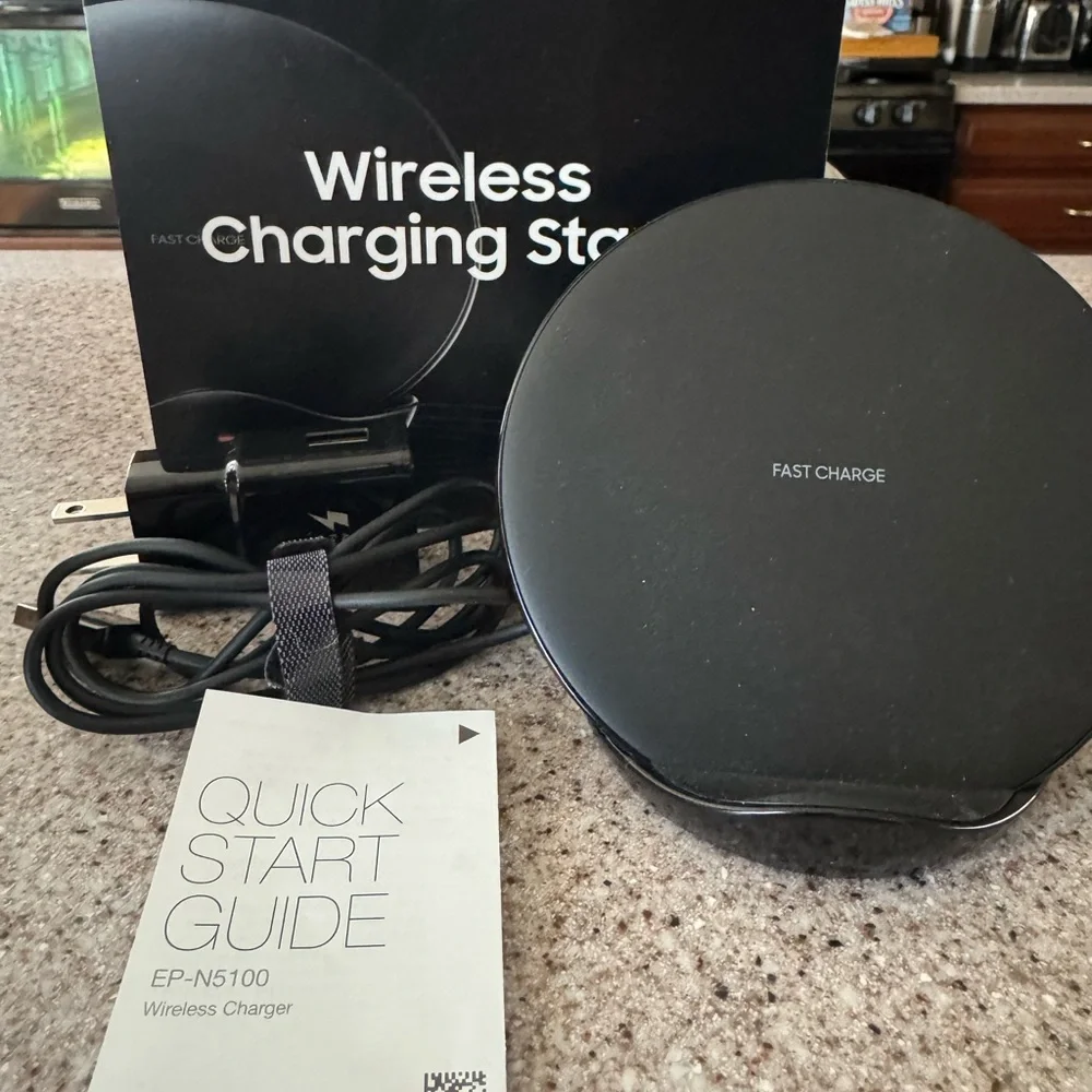 Samsung Fast Charge Wireless Pad - Black